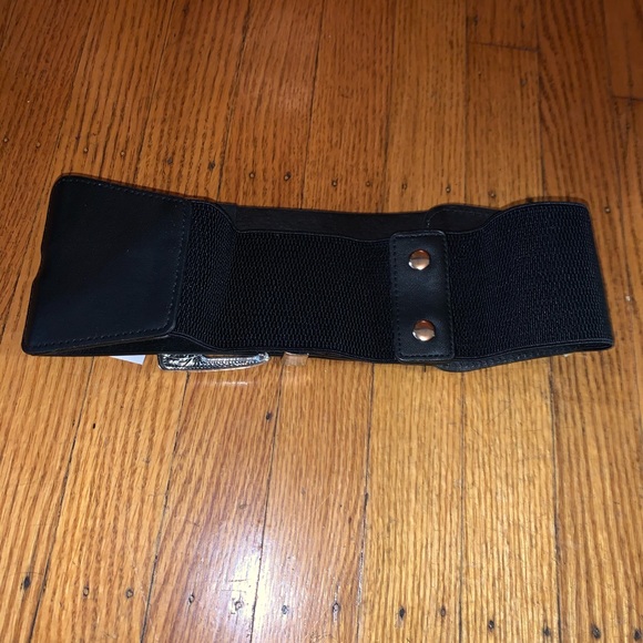 Thick black belt with silver buckles - Picture 2 of 2
